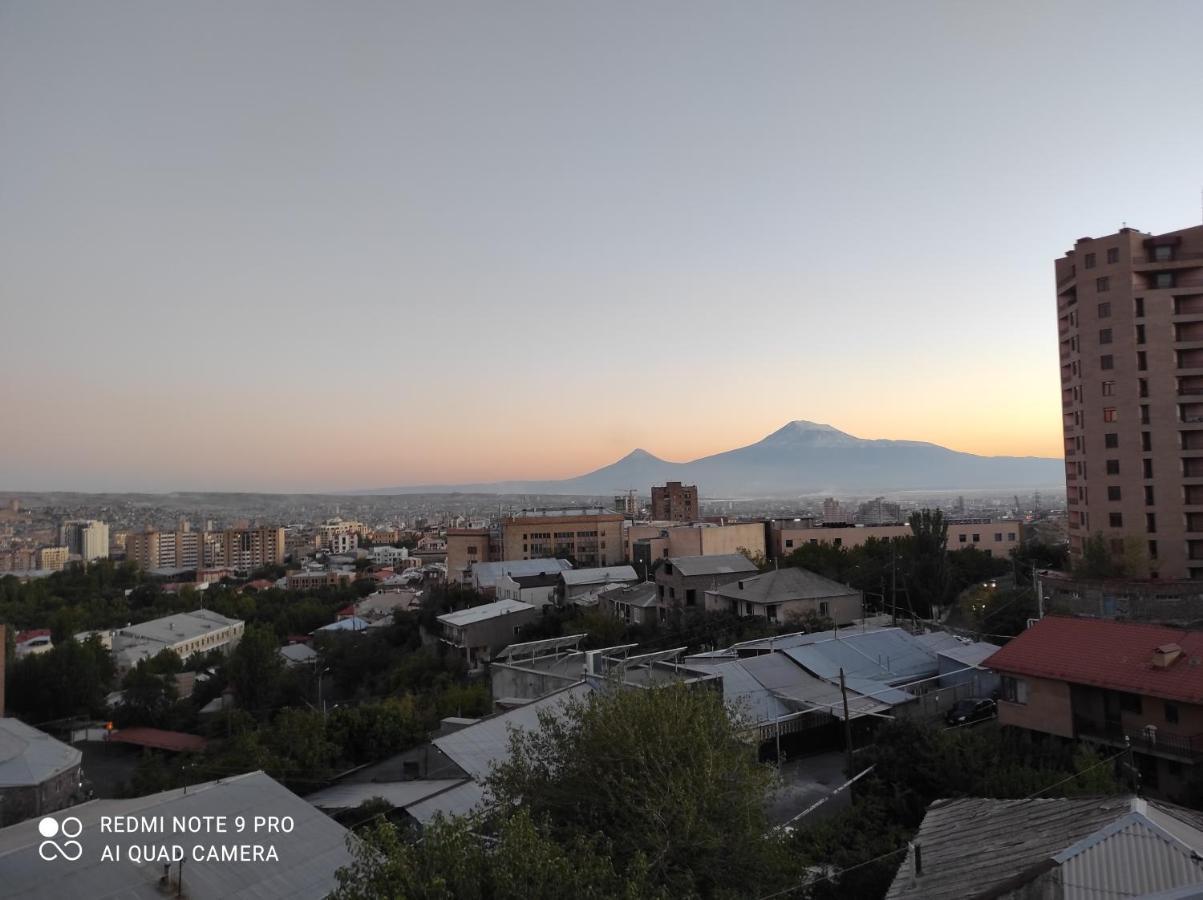 Homestay At City Center Yerevan Exterior photo