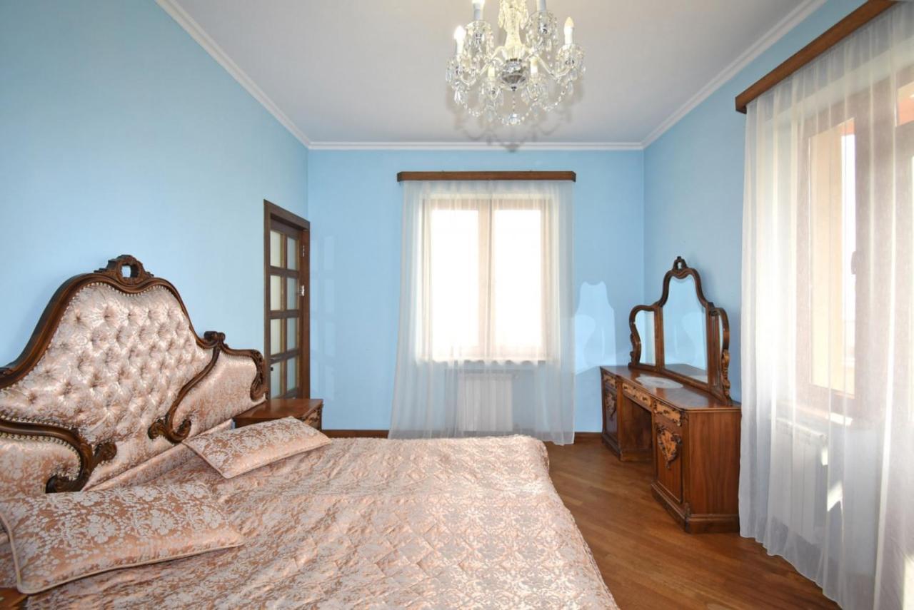 Homestay At City Center Yerevan Exterior photo