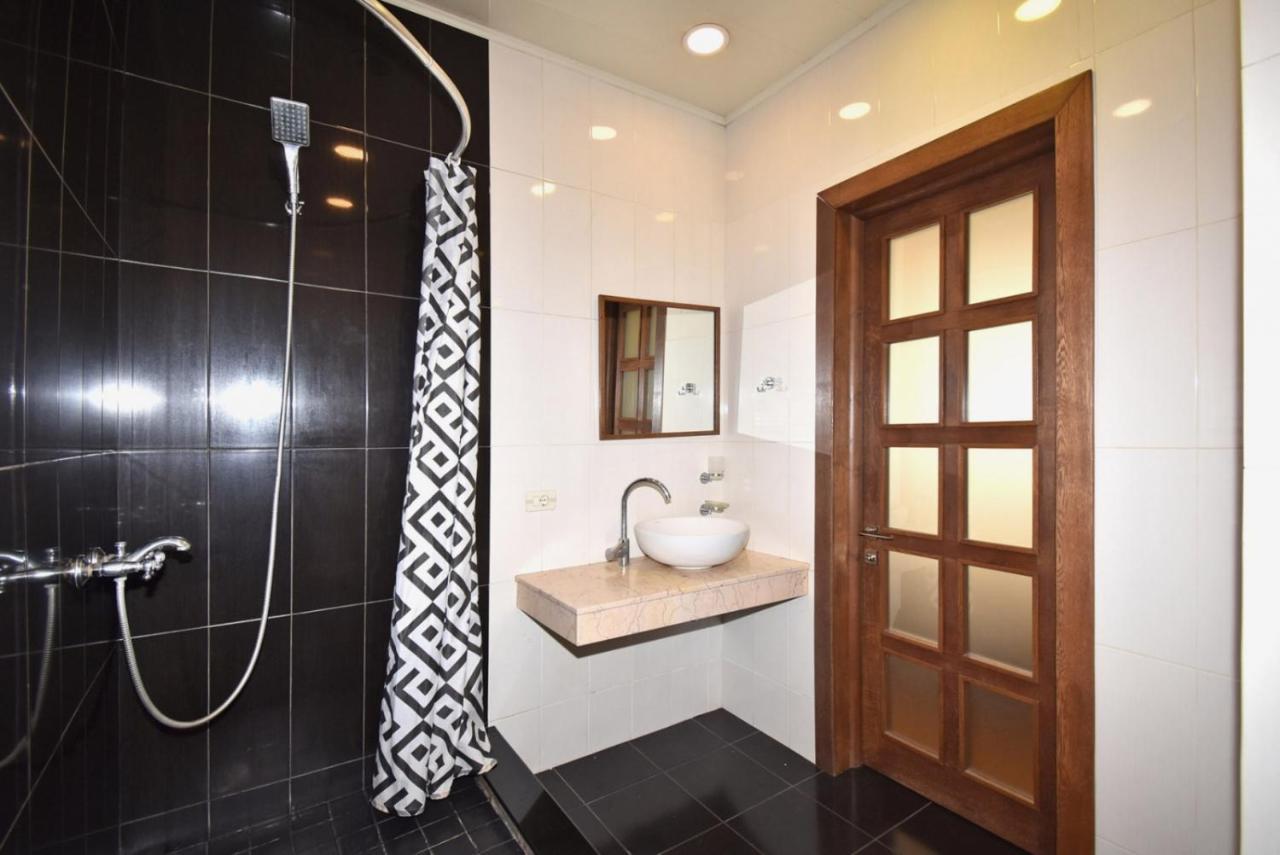 Homestay At City Center Yerevan Exterior photo