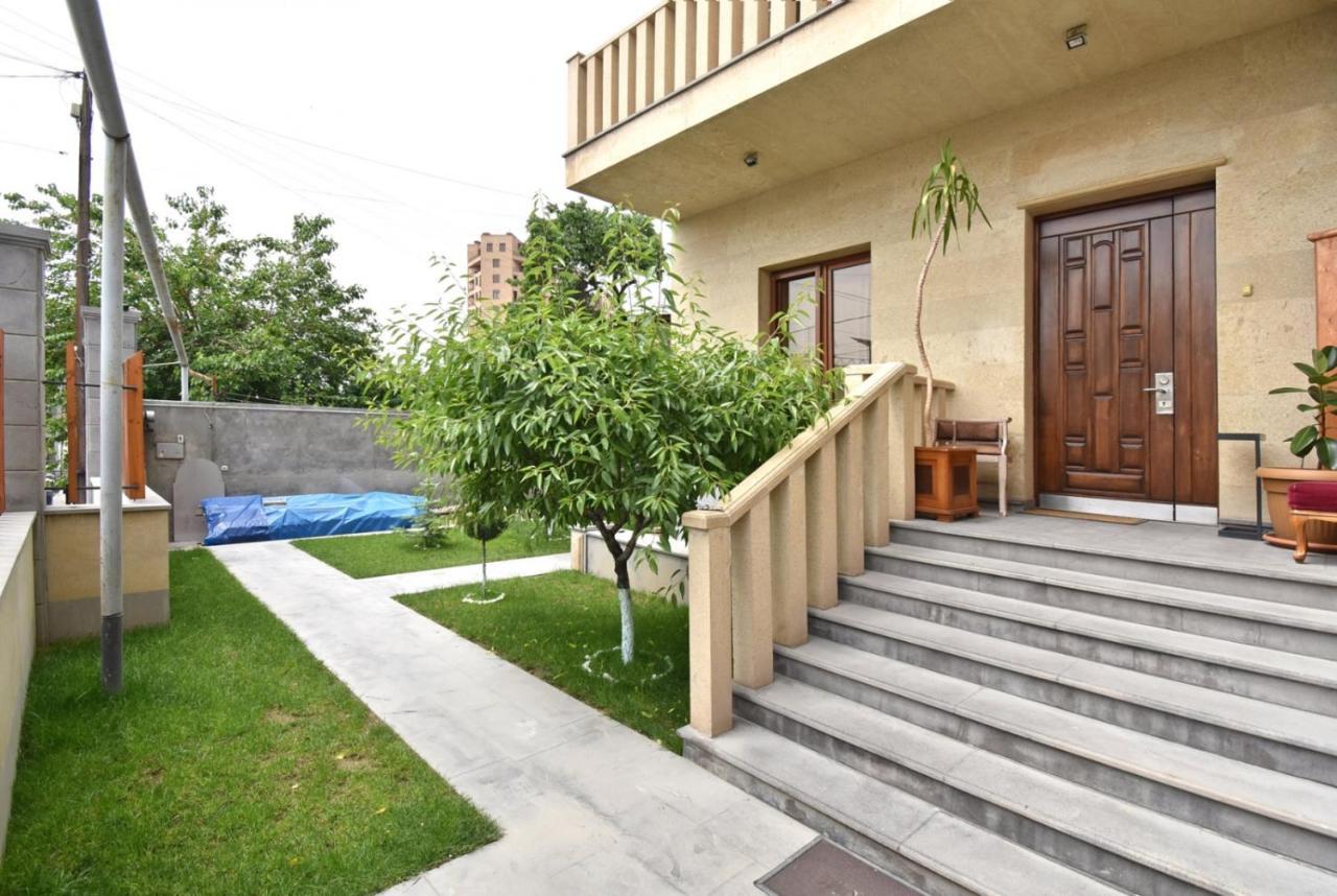 Homestay At City Center Yerevan Exterior photo
